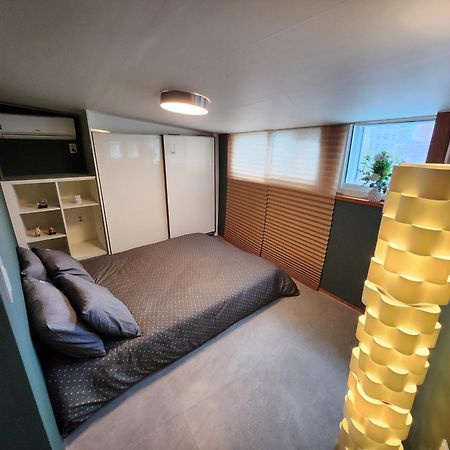 Olive Hostel W Сеул Екстериор снимка