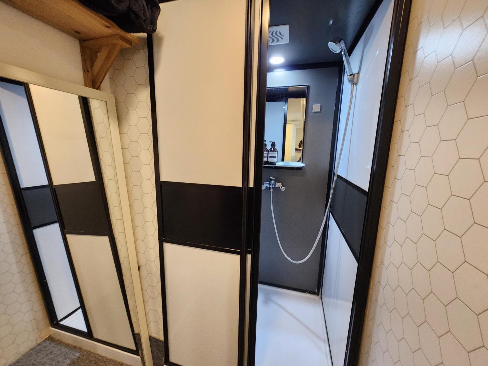 Olive Hostel W Сеул Екстериор снимка